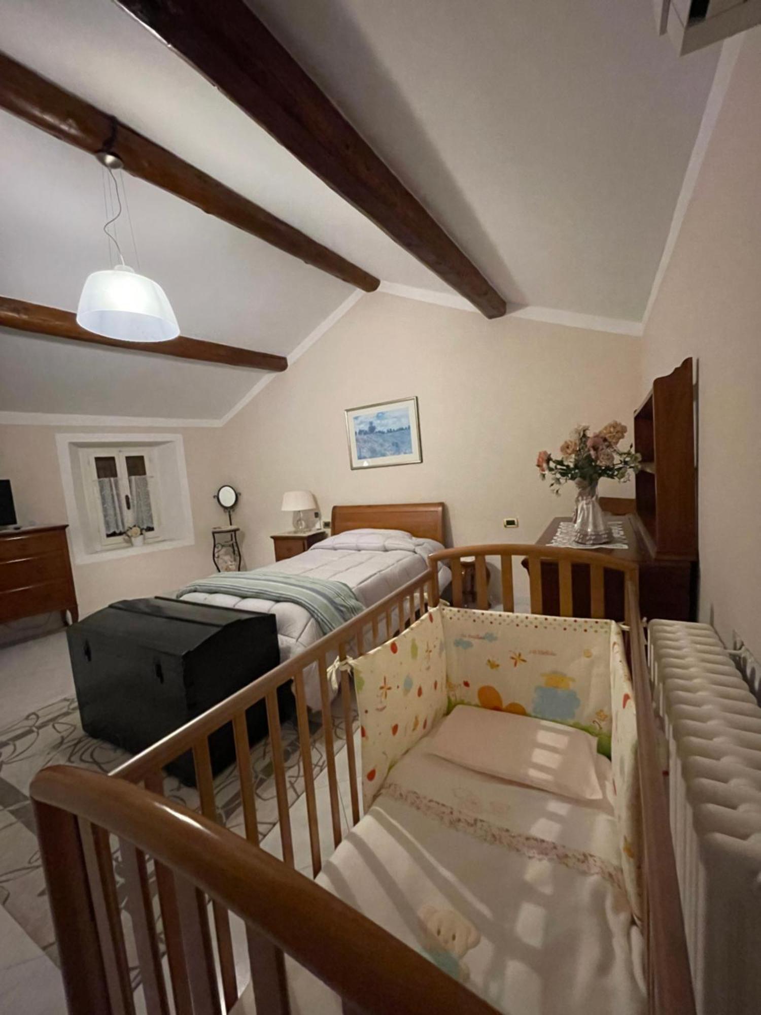 Mazzetti Country House-Vita In Campagna Con Giardino Vimignano-Chiesa Екстериор снимка