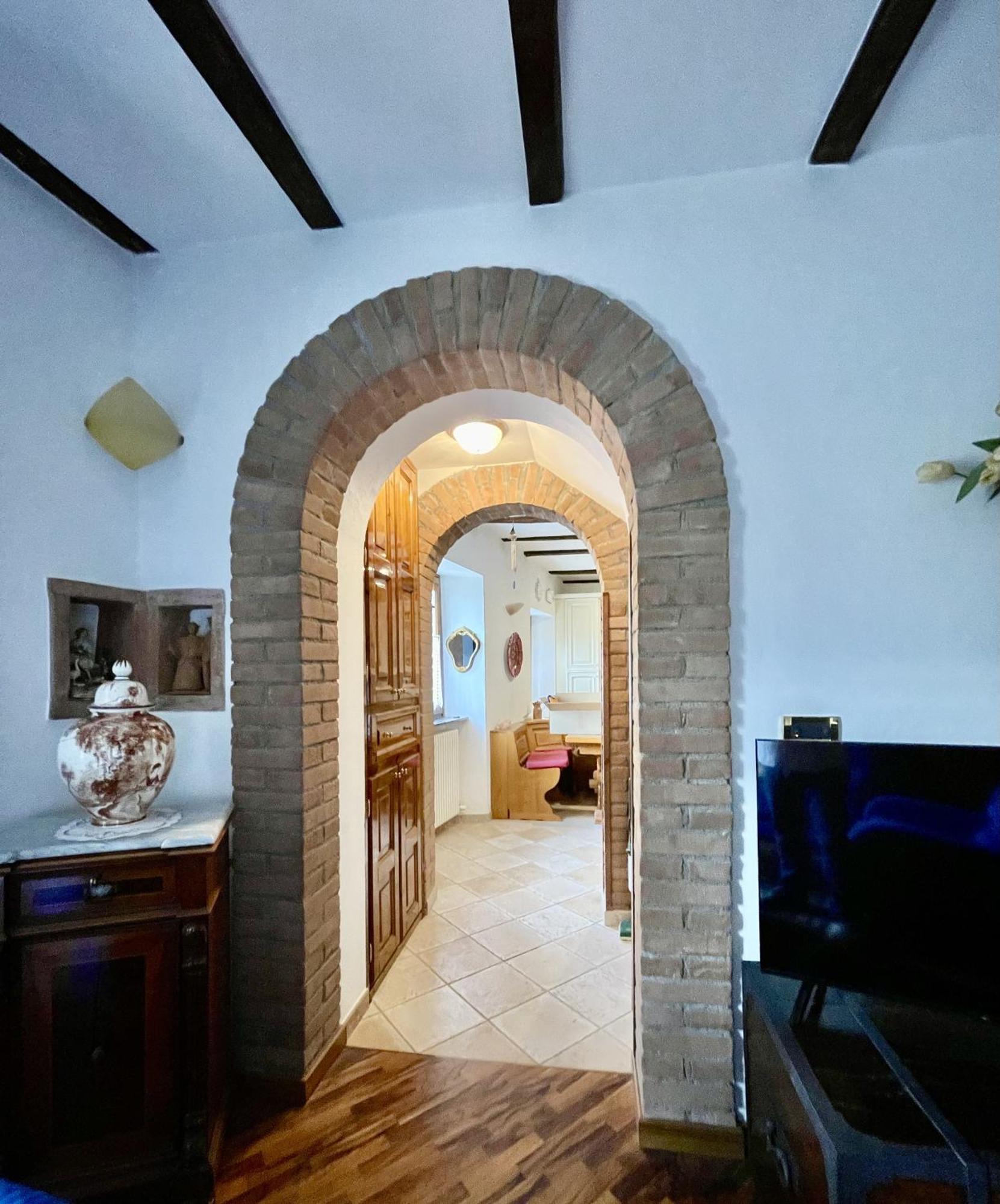 Mazzetti Country House-Vita In Campagna Con Giardino Vimignano-Chiesa Екстериор снимка