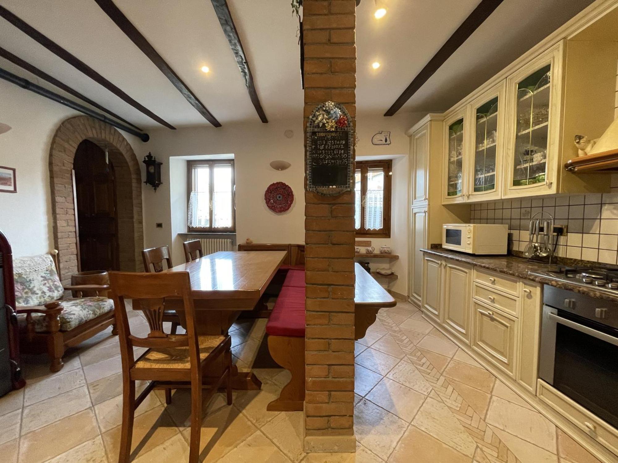 Mazzetti Country House-Vita In Campagna Con Giardino Vimignano-Chiesa Екстериор снимка